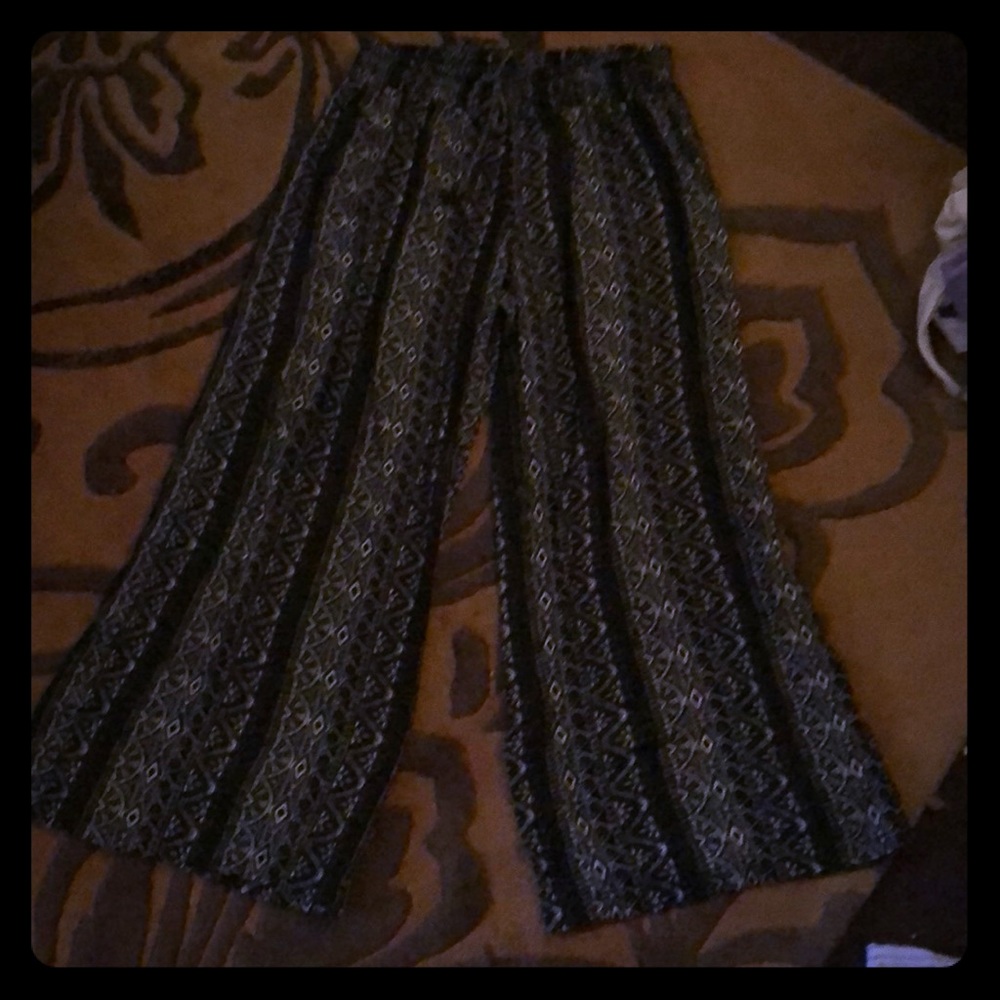 Cute Flowy wide leg pants